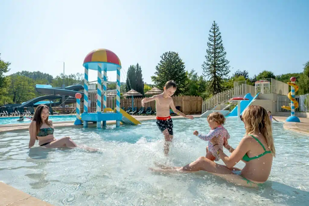 054 Camping Isere Bontemps Ciela Village Parc Aquatique